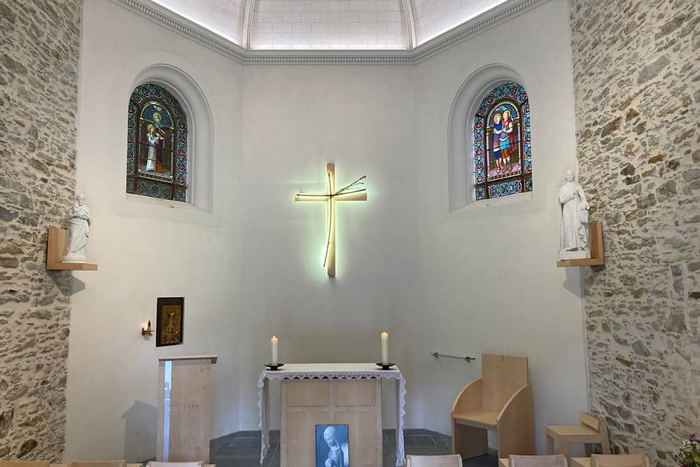 L'intérieur de la chapelle du Loquidy