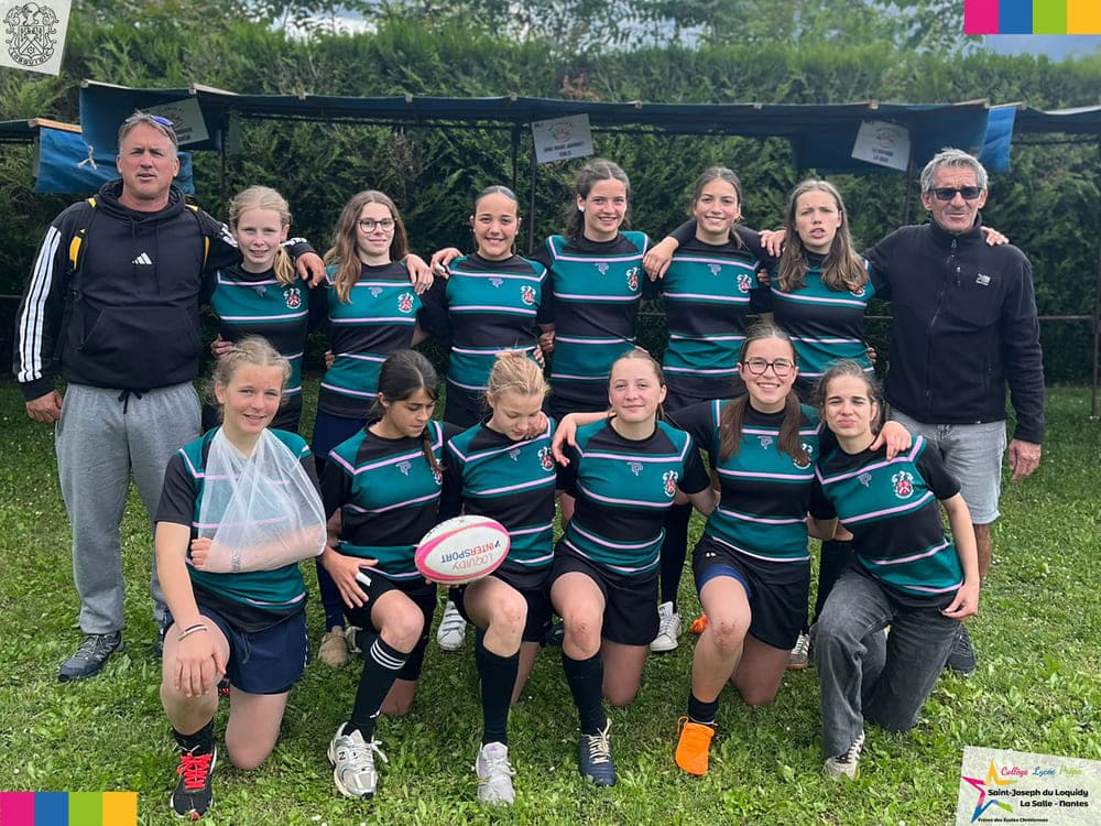 Les minimes filles sacrées Championnes de France Rugby UGSEL