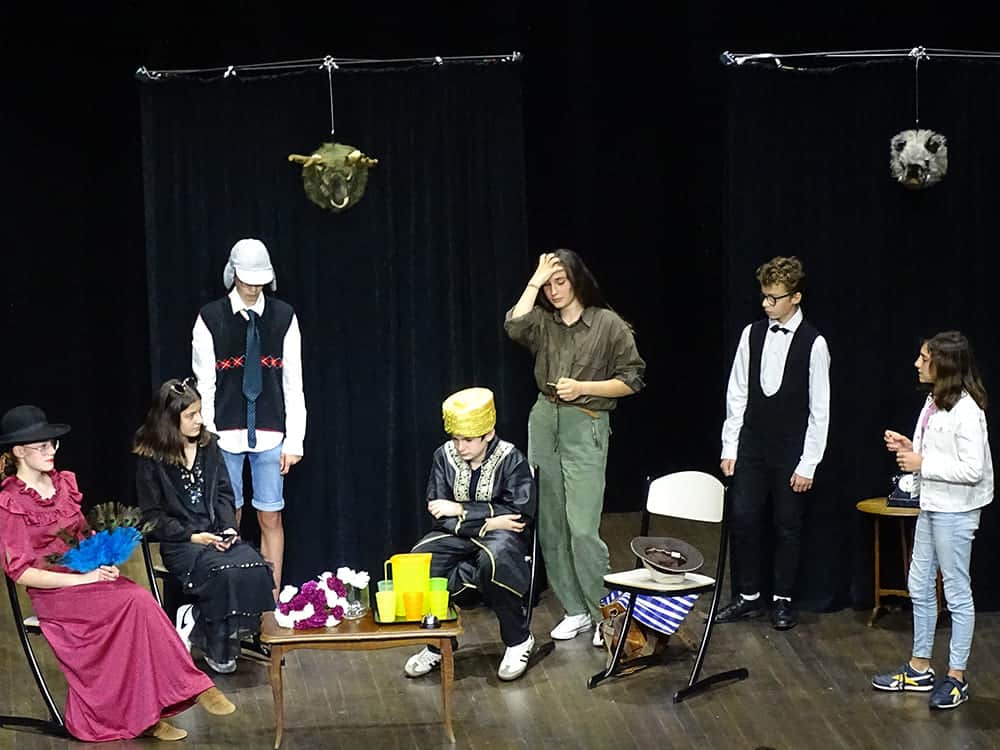 photo de groupe club de théatre